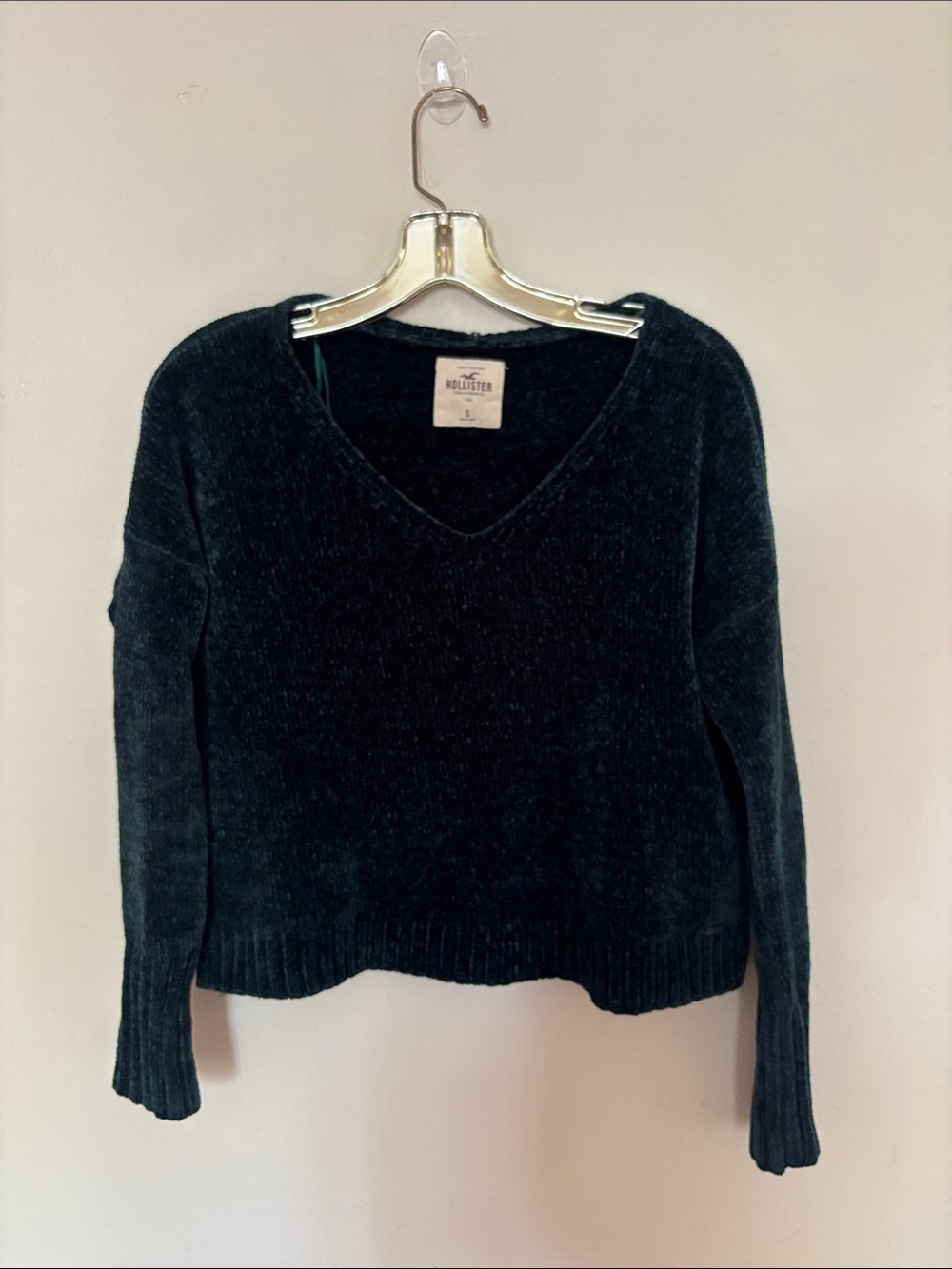 Hollister Women's V-Neck Chenille Sweater - Black